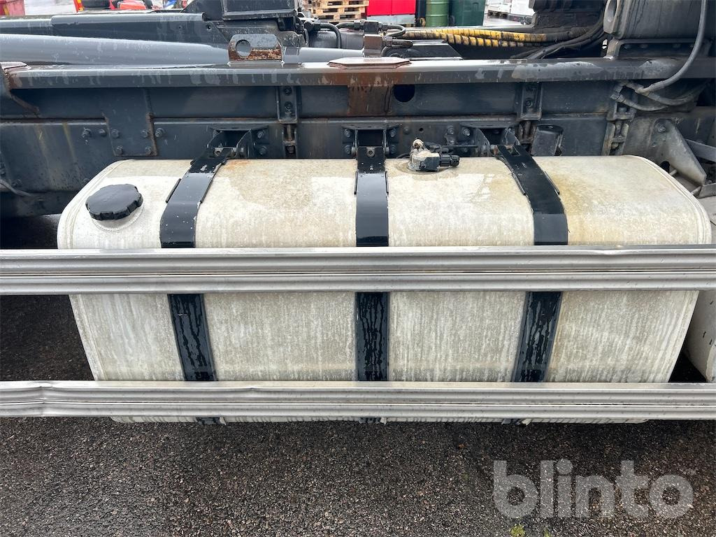 Hook lift truck Volvo FM440 6x2 Roadex - Nybesiktigad