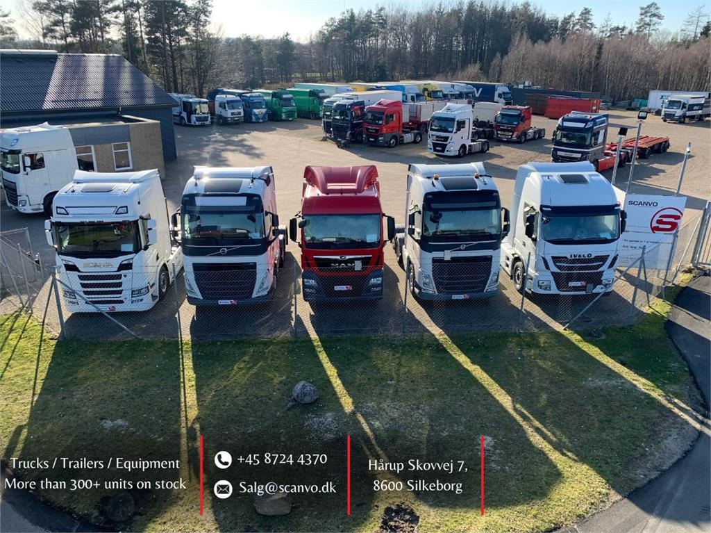 Hook lift truck Volvo FM450