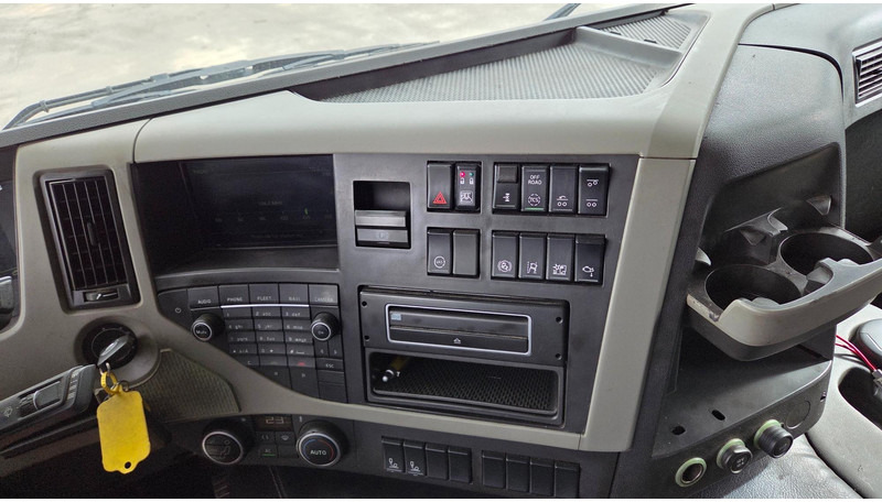 Hook lift truck Volvo FM460 6X2*4