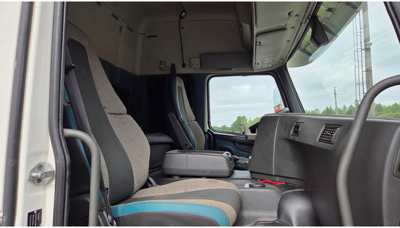 Hook lift truck Volvo FM460 6X2*4