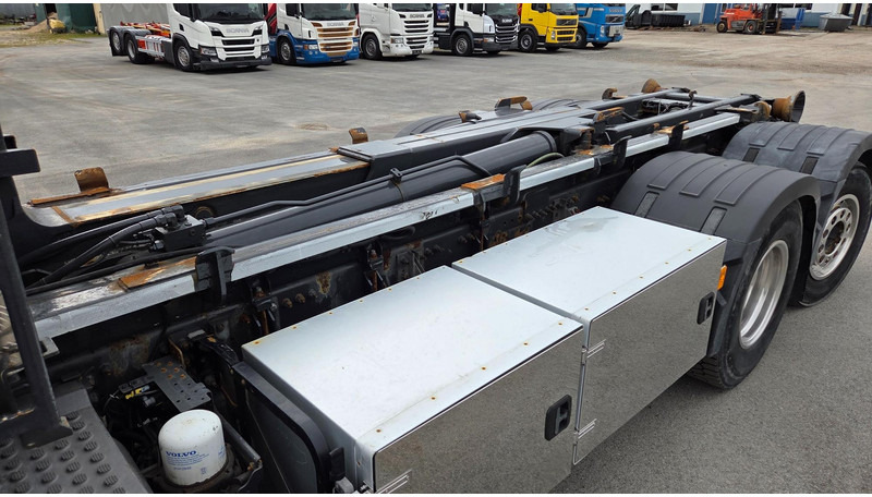 Hook lift truck Volvo FM460 6X2*4