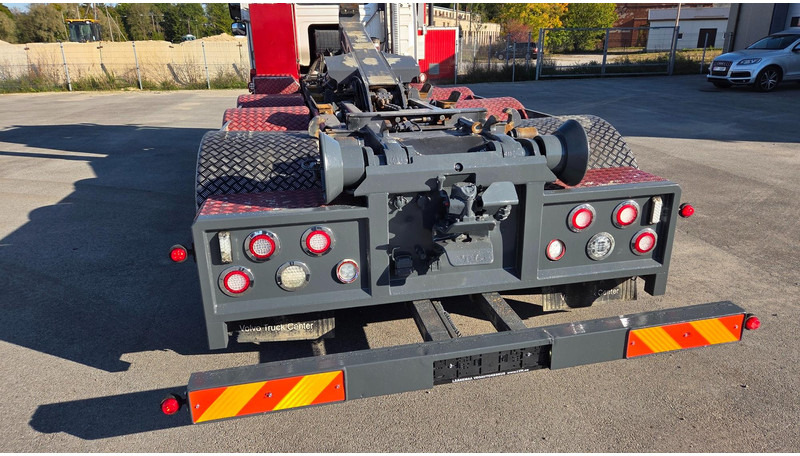 Hook lift truck Volvo FM460 8X2*6