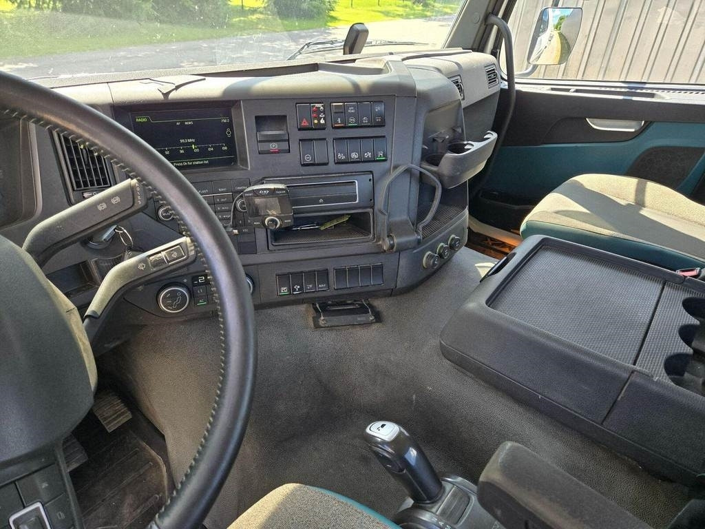 Hook lift truck Volvo FMX450 6X2 JOAB