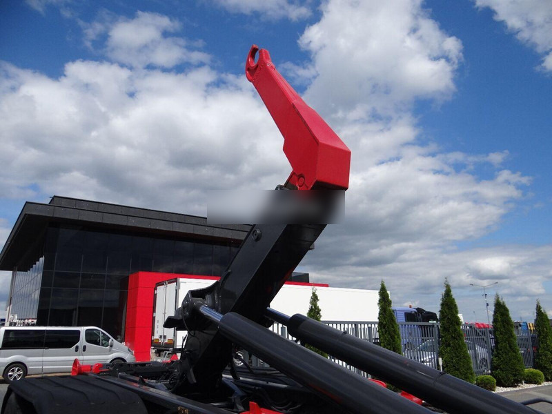 Hook lift truck Volvo FMX 450