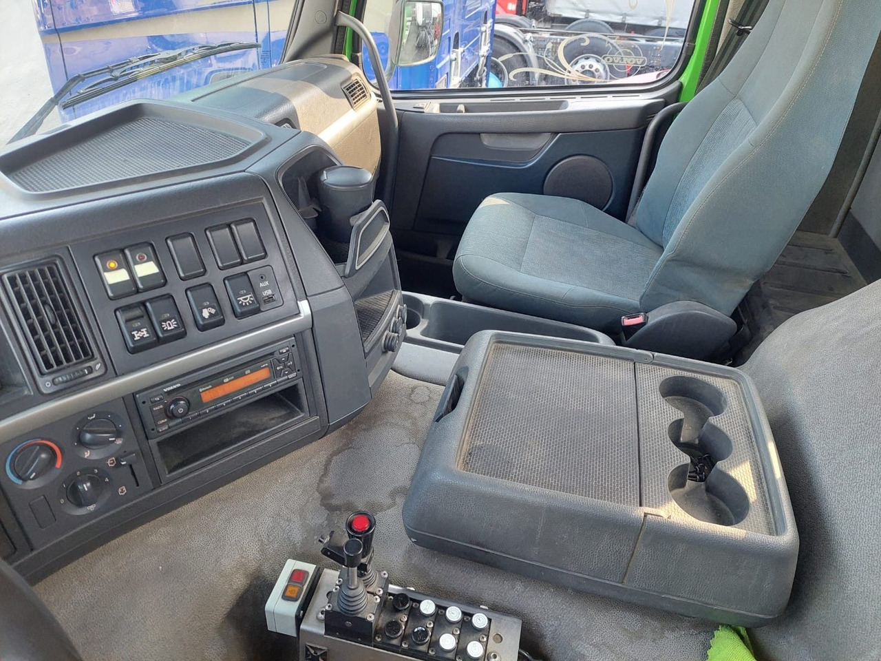 Hook lift truck Volvo FMX-460 8x4R, E5, Mobas Abroll