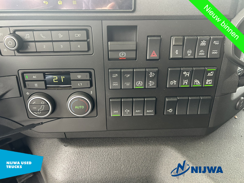 Hook lift truck Volvo FMX 540 8x2 Hyva Haakarm + Vangmuil