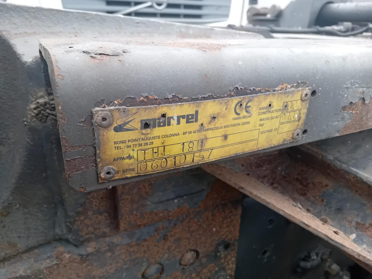 Hook lift truck Volvo FM 400