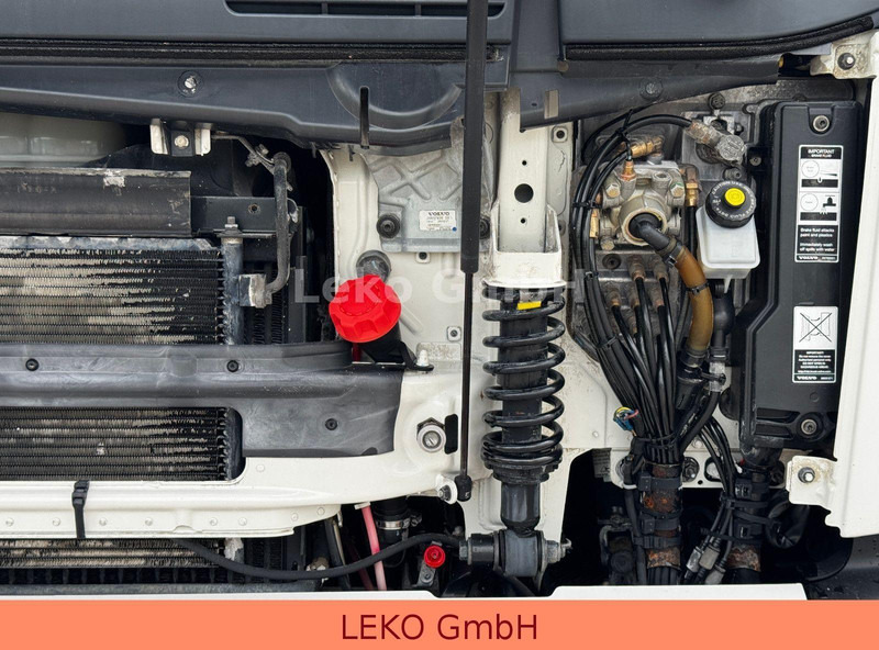 Hook lift truck Volvo FM 400