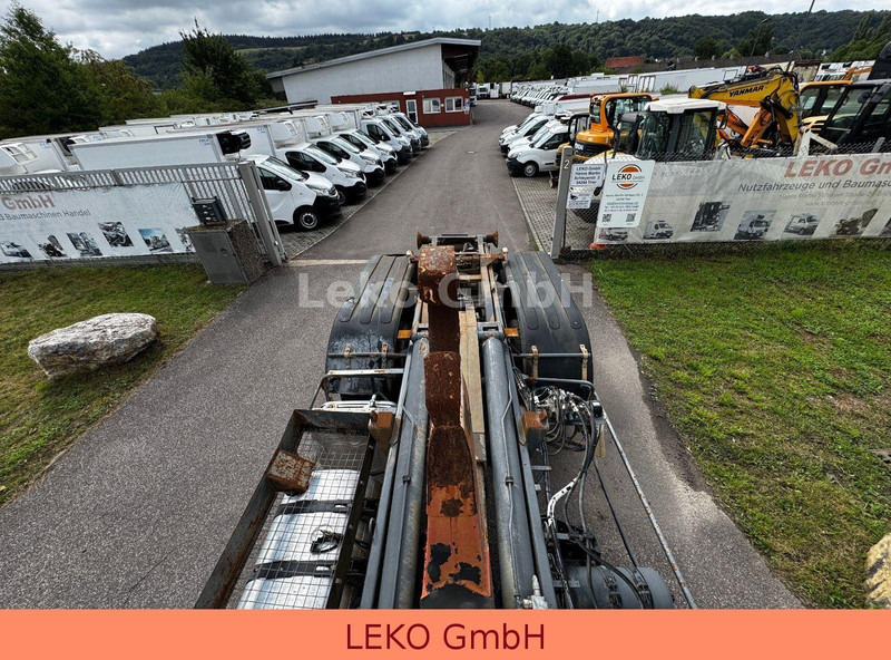 Hook lift truck Volvo FM 400