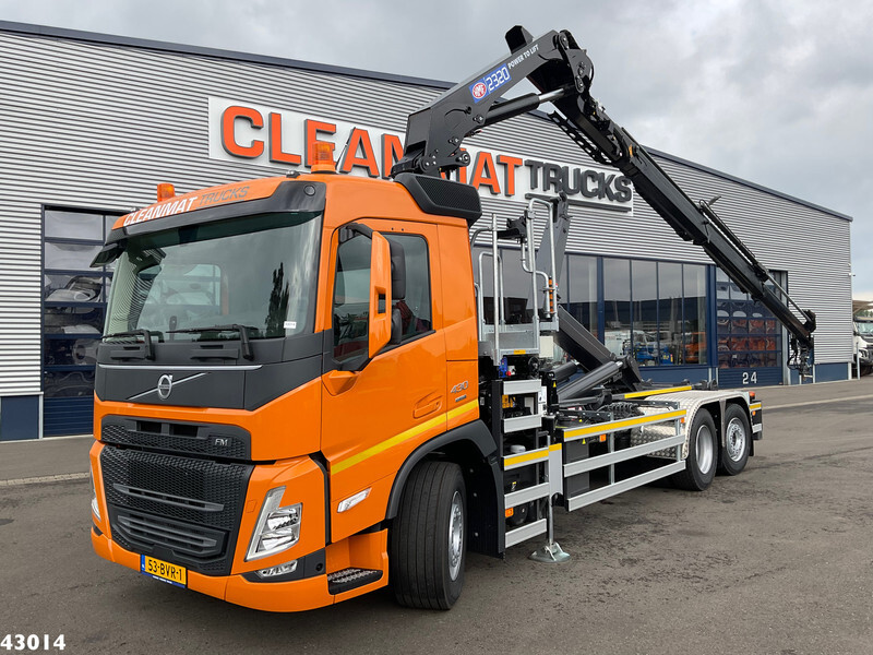 Hook lift truck Volvo FM 430 HMF 23 Tonmeter laadkraan