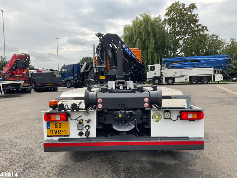 Hook lift truck Volvo FM 430 HMF 23 Tonmeter laadkraan