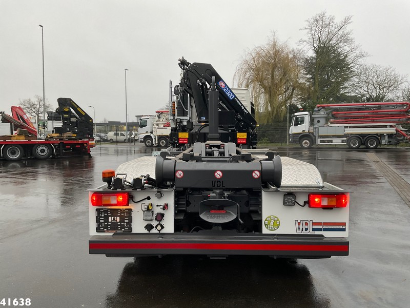 Hook lift truck Volvo FM 430 HMF 23 ton/meter laadkraan