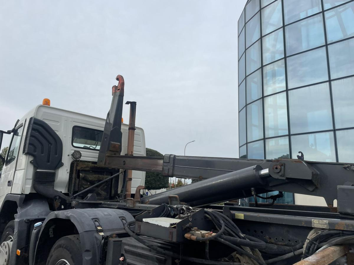 Hook lift truck Volvo FM 440