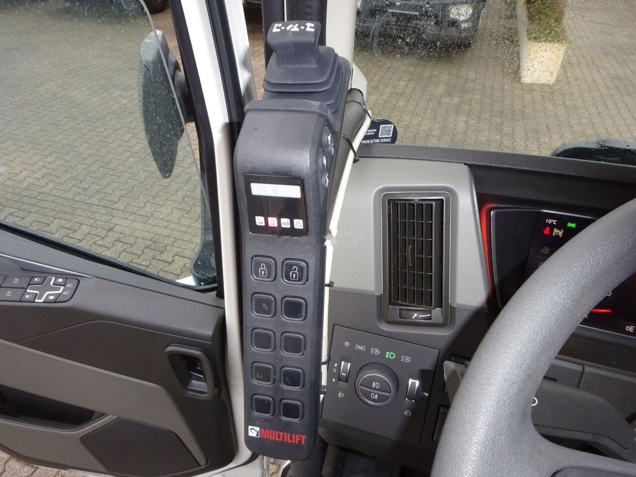 Hook lift truck Volvo FM 500