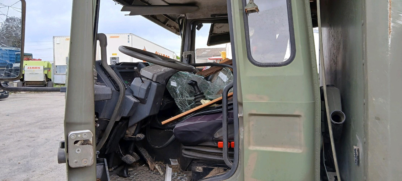 Horse truck RENAULT M180 PORTEUR BETAILLERE