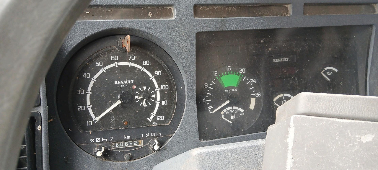 Horse truck RENAULT M180 PORTEUR BETAILLERE