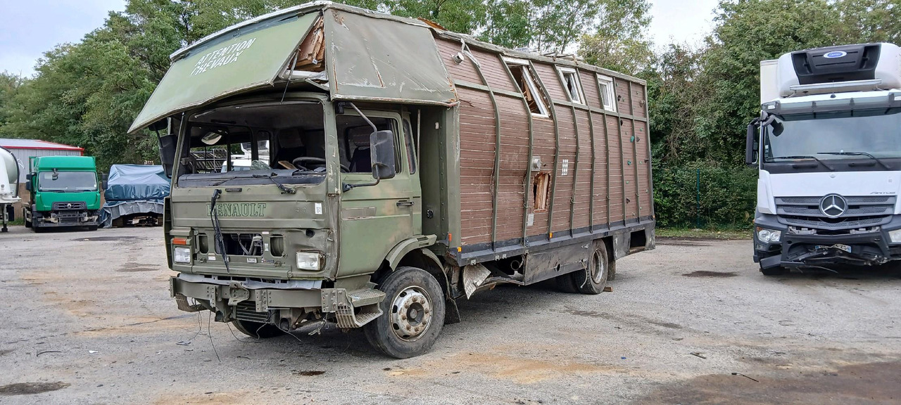 Horse truck RENAULT M180 PORTEUR BETAILLERE