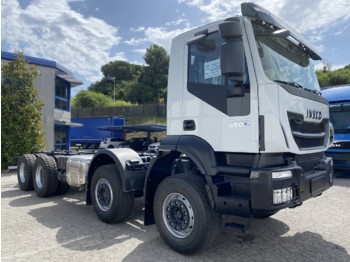 Cab chassis truck IVECO AD410T45 Trakker 8x4 E6 (Cab chasis): picture 1
