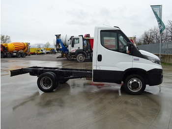 IVECO DAILY 35C17 - Cab chassis truck: picture 3