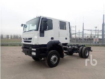 New Cab chassis truck IVECO TRAKKER 380 Crew Cab 4x4: picture 1