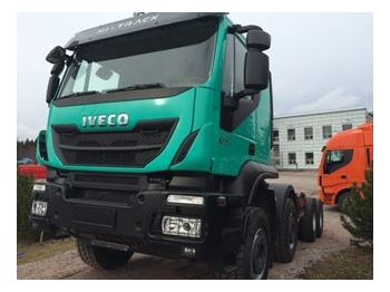 New Cab chassis truck IVECO Trakker 410T50: picture 1