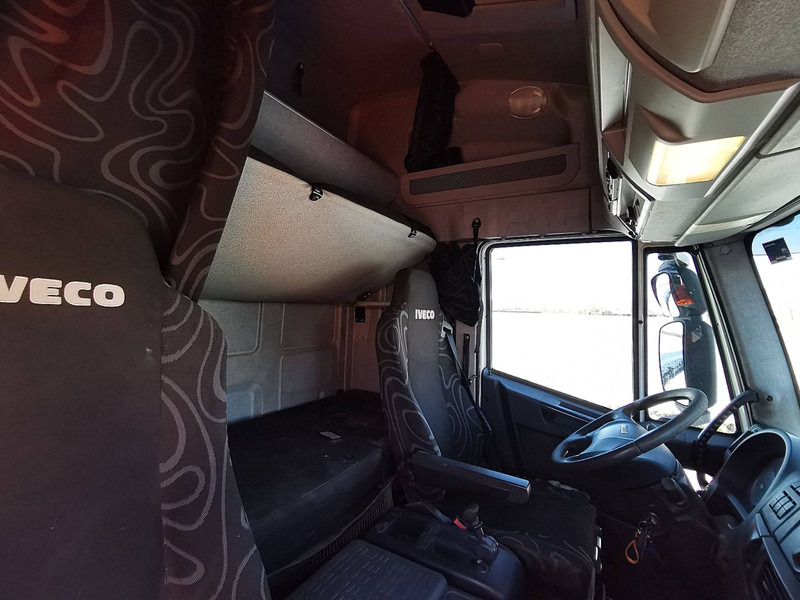 Box truck Iveco 120E25 EUROCARGO eev highroof airco: picture 13