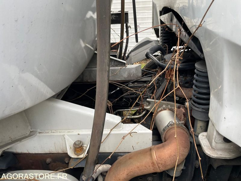 Truck Iveco 190EL28 19t citerne - 2008 - 640748kms - export only