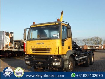 Hook lift truck Iveco 260E44: picture 1