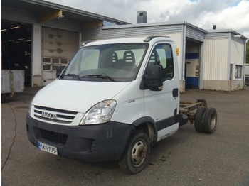 Cab chassis truck Iveco DAILY 40C15: picture 1