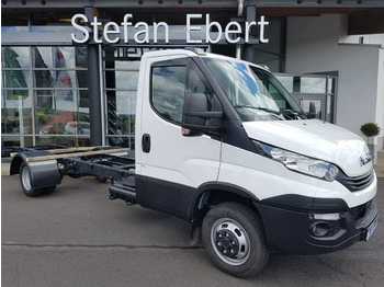 Cab chassis truck Iveco Daily 50 C 18 Fahrgestell+AHK+DAB+BT+USB+Klima: picture 1