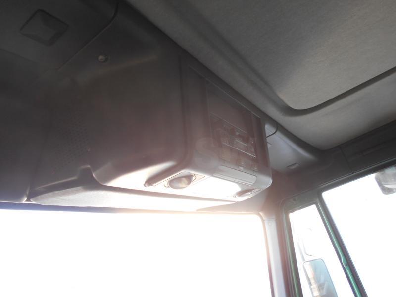Curtainsider truck Iveco Eurocargo 75E14: picture 12