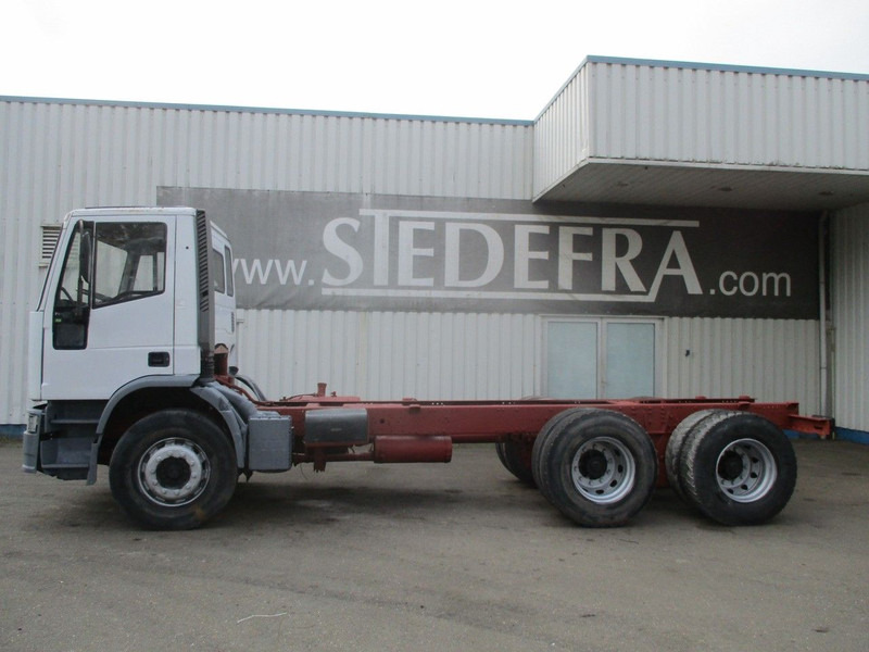 Cab chassis truck Iveco Eurotakker 260 E 34 , Manual , 6x4 , Euro 2: picture 2