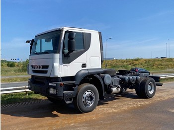 New Cab chassis truck Iveco Trakker 380 4x2 Chassis Cab: picture 1