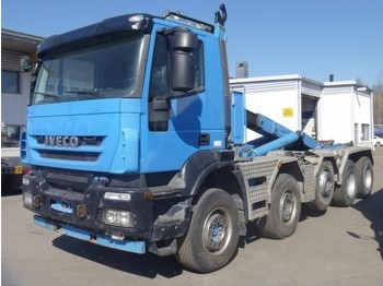 Hook lift truck Iveco Trakker 410 t 50 10x4: picture 1