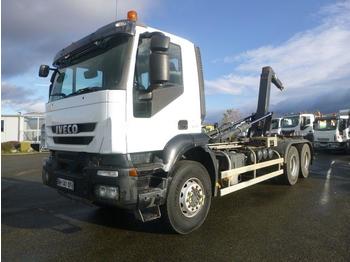 Hook lift truck Iveco Trakker 450: picture 1