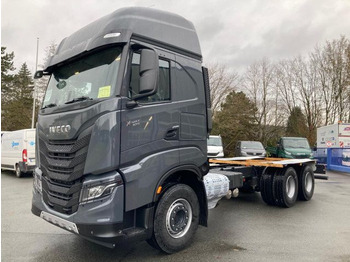 Cab chassis truck IVECO X-WAY
