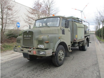 Tank truck MAN 12.136 4X4: picture 1