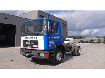 Cab chassis truck MAN 18.232 (BIG AXLE / STEEL SUSPENSION / 6 CYLINDER ENGINE): picture 1