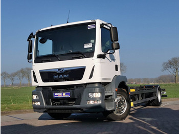 Cab chassis truck MAN TGM 18.320