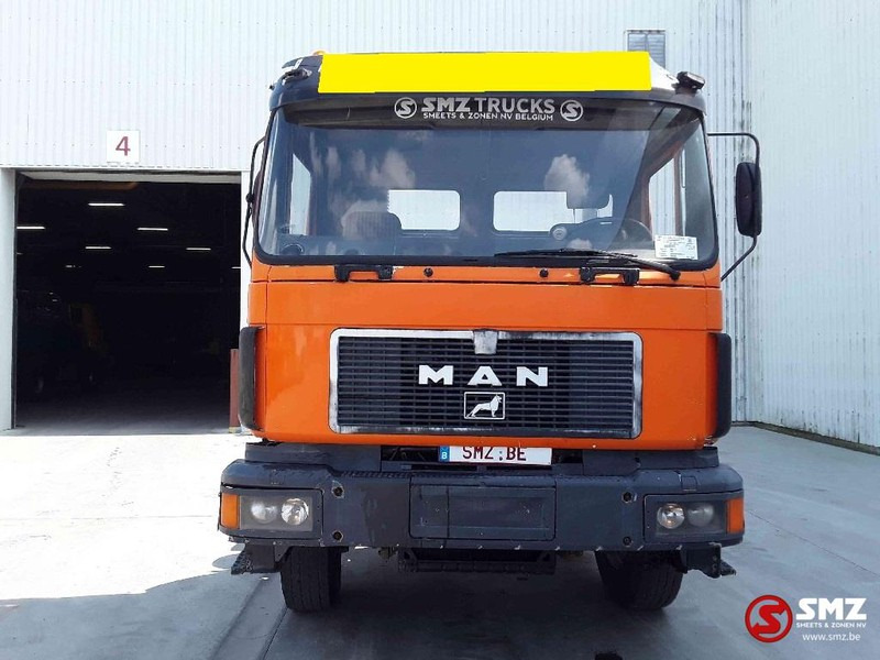 Cab chassis truck MAN 26.292 6cyl 362 372: picture 3