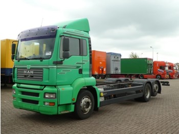 Cab chassis truck MAN 26.360: picture 1