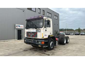 Cab chassis truck MAN 26.372