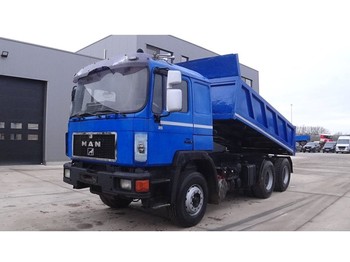 Tipper MAN 26.422 (BIG AXLE / STEEL SUSPENSION / MANUAL PUMP / ZF-GEARBOX): picture 1