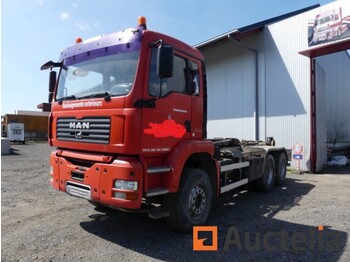 Container transporter/ Swap body truck MAN 26.430: picture 1