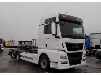 Container transporter/ Swap body truck MAN 26.480 TGX BDF E6: picture 1