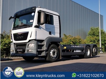 Cab chassis truck MAN 28.480 6x2*4: picture 1