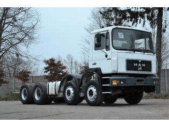Cab chassis truck MAN 32.322: picture 1