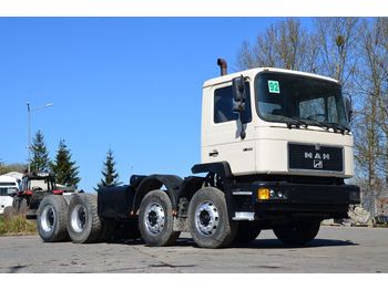 Cab chassis truck MAN 32.322 chassis 8x4 model 1993: picture 1