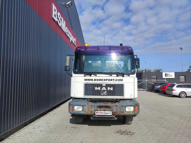 Cab chassis truck MAN 32.463 chassis truck: picture 4