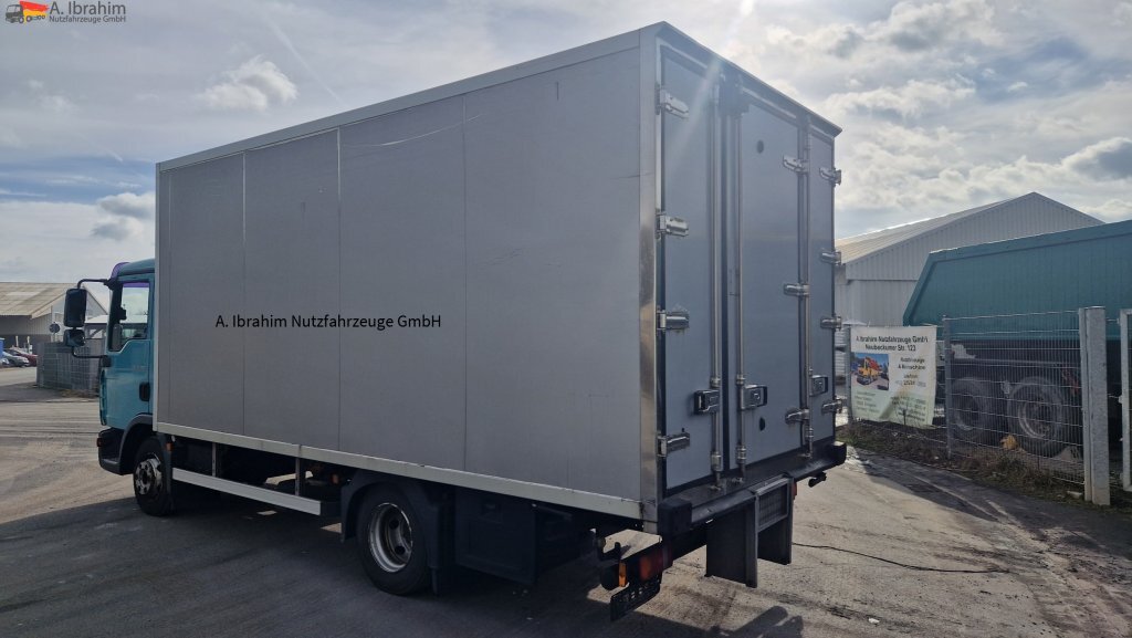 Refrigerator truck MAN 8.180 Thermokingkühlung - 30 ° sauber, 3. Gang kratzt, voll fahrbereit: picture 14